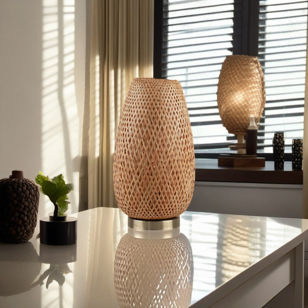 Medium Rattern Lamp