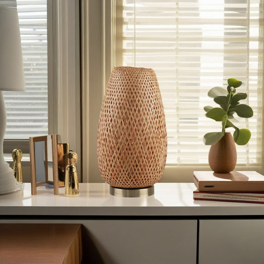 Medium Rattern Lamp